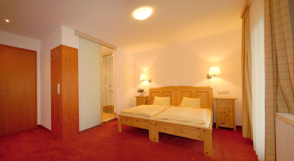 Landhotel Kielhuberhof Рамзау ам Дахщайн Стая снимка
